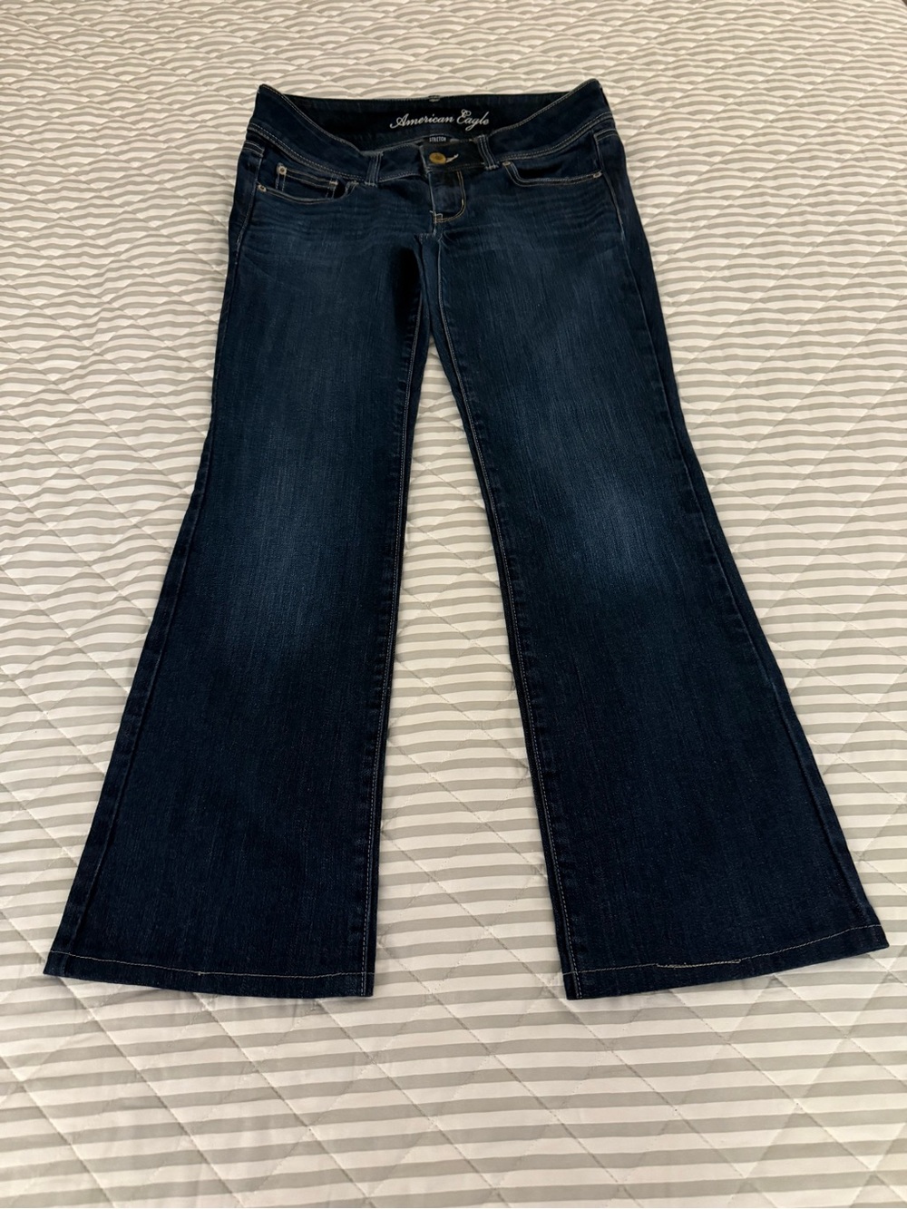 American Eagle Women’s Slim Boot Jeans Fit Low Rise Size 6 EUC Stretch Dark Blue